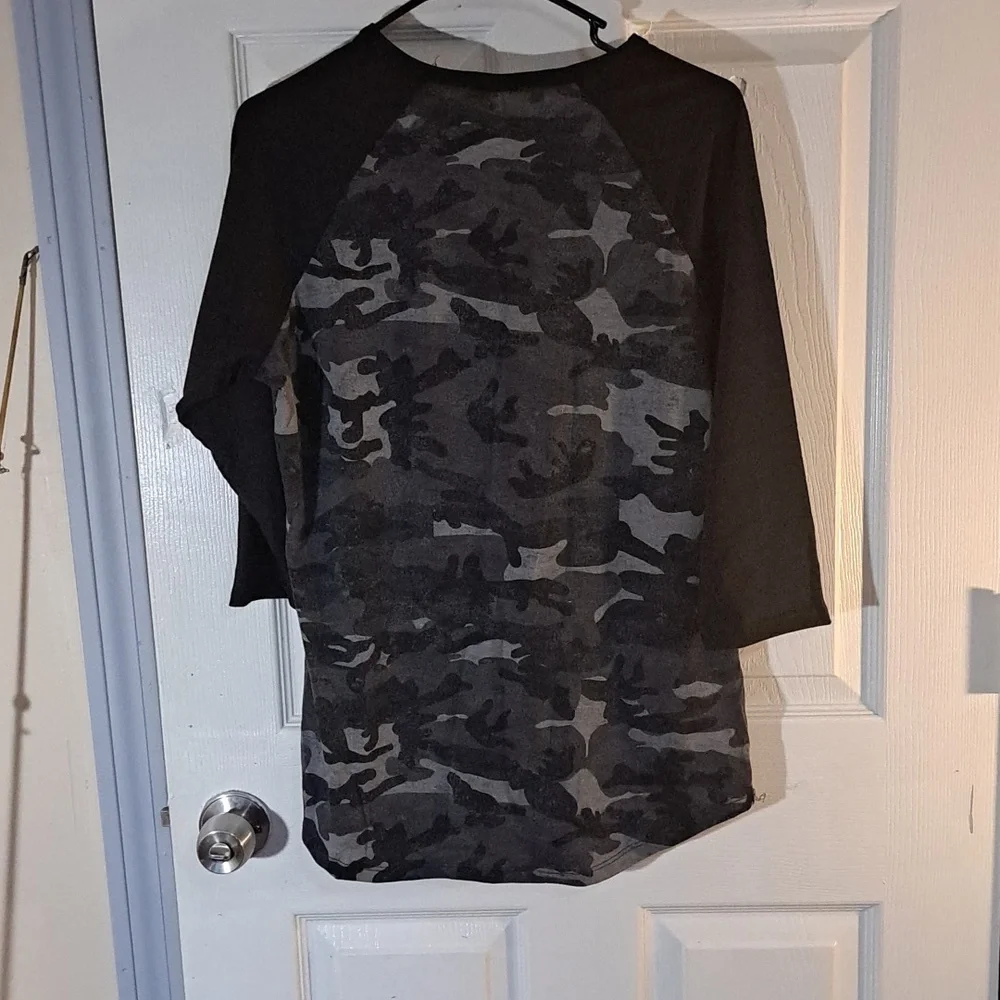 Lularoe Randy camo tee - Picture 2 of 2